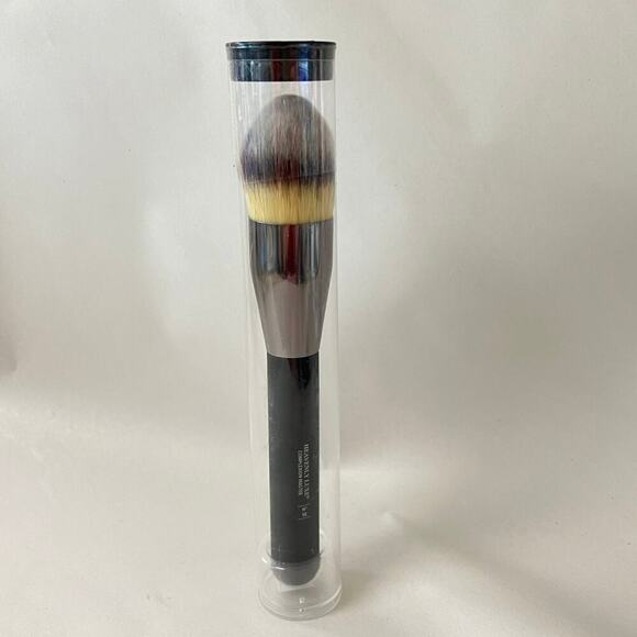 It Cosmetics Heavenly Luxe Complexion Master No 16 Brush Discontinued - Picture 1 of 4